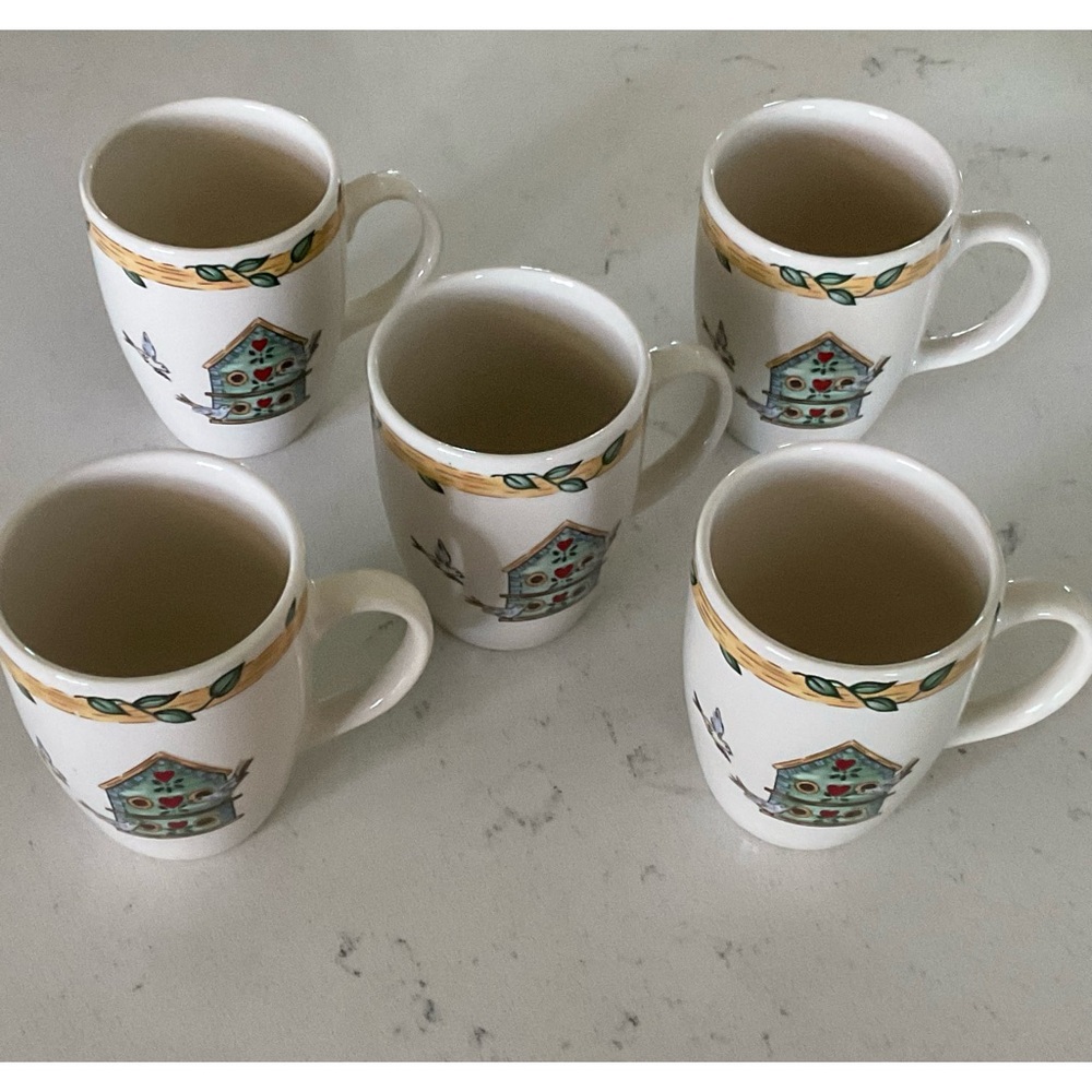 Thomson Pottery Birdhouse Mugs Set of (5) Birds Vines & Hearts Great Condition